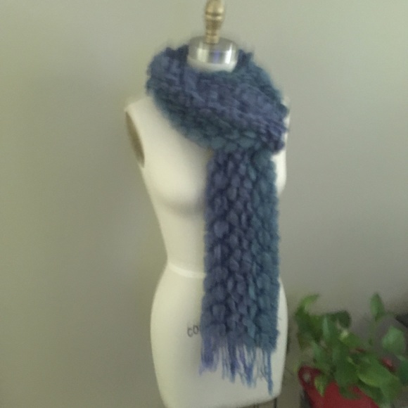 NWOT. Scarf-Oversized. Fish-Scale textured motif - Picture 2 of 5